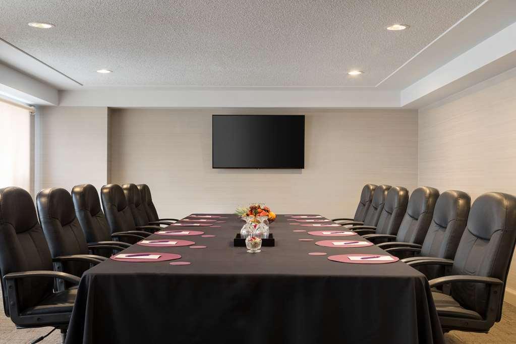Coast Edmonton Plaza Hotel By Apa מתקנים תמונה